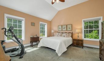 54 Liberty Ln, Barrington, NH 03825