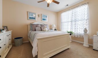 24 Pond View Cir, Barnegat, NJ 08005