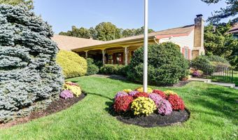 141 Eastwick Ct, Aberdeen, NJ 07747