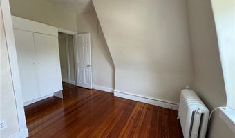 26 Ayrault St 3, Newport, RI 02840