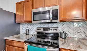 2349 Cole Wood Cir, Indianapolis, IN 46239