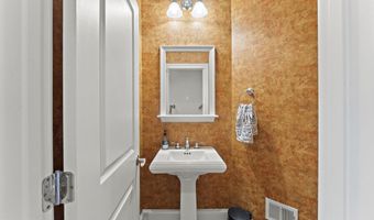 1815 POTOMAC GREENS Dr, Alexandria, VA 22314