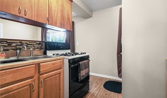 983 Roseland Rd, Alliance, OH 44601
