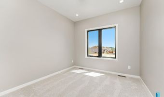 405 N Sunshine Ave, Brandon, SD 57005