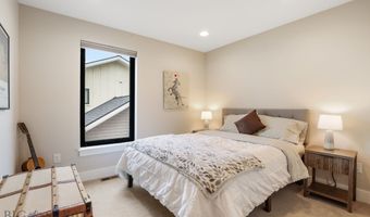 967 Auger Ln, Bozeman, MT 59718