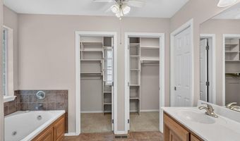 9 Harrington Dr, Bella Vista, AR 72714