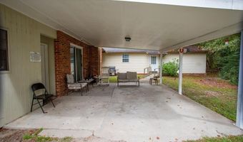 537 City Cir, Baxley, GA 31513