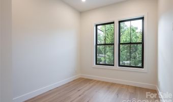6 Dailey Dr, Asheville, NC 28801