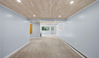 33 Shirley Dr, Cumberland, RI 02864