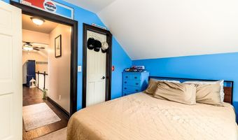 914 Lakeview Dr, Auburn, IN 46706