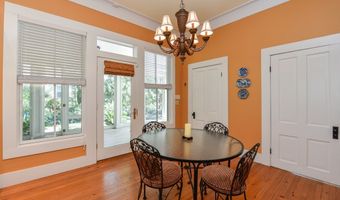 160 Ave C, Apalachicola, FL 32320