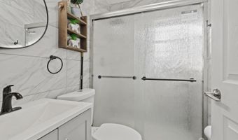 25 Livingston Ave, Avenel, NJ 07001