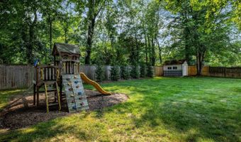 4003 KLOMAN St, Annandale, VA 22003