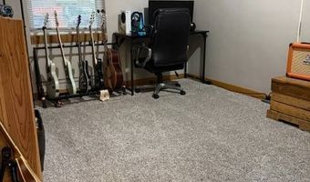 607 L St, Aurora, NE 68818