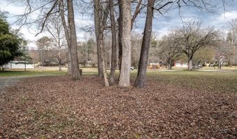 29 Breedlove Dr, Andrews, NC 28901