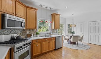233 Ivy Glen Cir, Avondale Estates, GA 30002