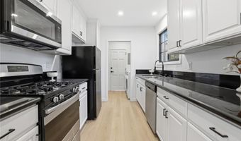 1985 N Lake Ave, Altadena, CA 91001