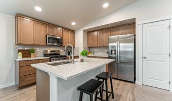 4704 Finch St SE, Albany, OR 97322