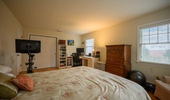 3 Old Dodgingtown Rd, Bethel, CT 06801