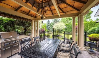 47 Nature Cove Ct, Amherst, NY 14221