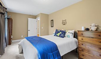 28 Hoop Pole Hill Rd, Chester, CT 06412