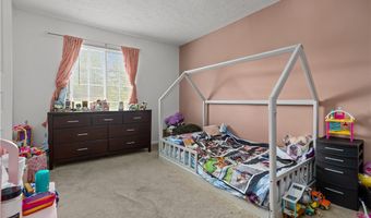 331 Rolling Hills Rd, Economy, PA 15042
