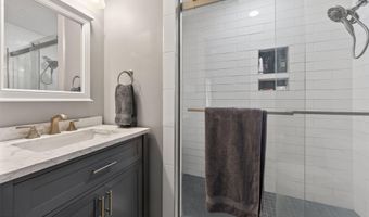 1104 Fallen Oak Dr, Apex, NC 27502