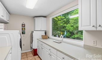 16 Canterbury Dr, Arden, NC 28704