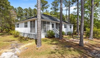 418 Spring Dr, Aurora, NC 27806