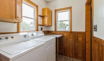 305 6th St, Adair, IA 50002