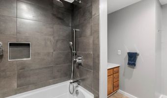 62 Hooksett Rd, Auburn, NH 03032