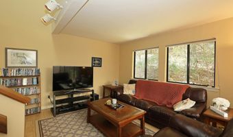 62 Deer Run 62, Bethel, CT 06801