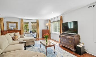 78 Hoyts Hl, Bethel, CT 06801