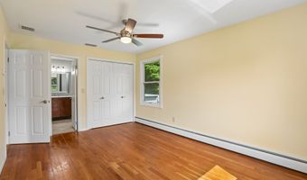 6 Sky Edge Ln, Bethel, CT 06801