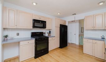 1 Lee Ann Dr, Johnston, RI 02919