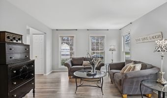 1801 Arbordale Ln, Algonquin, IL 60102