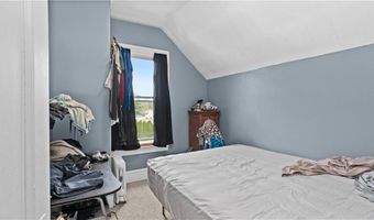 54 E Earle St, Cumberland, RI 02864