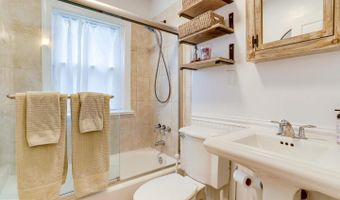 1708 N CAMERON St, Arlington, VA 22207