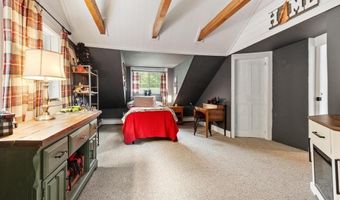 15 Chapel St, Ashburnham, MA 01430