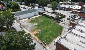 100 Pickins St W, Abbeville, SC 29620