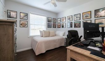 214 Iroquois Ave, Beach Haven, NJ 08008