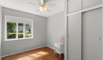 8225 Marvale Ln, Affton, MO 63123