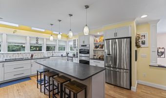 138 Litchfield Tpke, Bethany, CT 06524