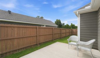 825 NE Heights Ln, Bentonville, AR 72712