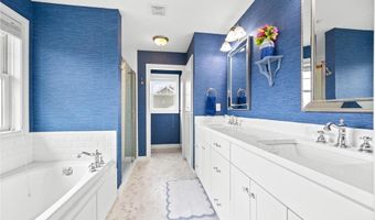 11689 E Laketowne Dr, Albertville, MN 55301