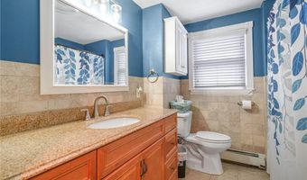 6 Longmeadow Dr, North Providence, RI 02904