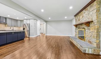 3802 IVANHOE Ln, Alexandria, VA 22310