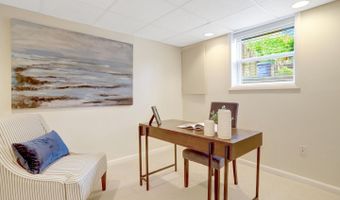 5028 25TH St N, Arlington, VA 22207