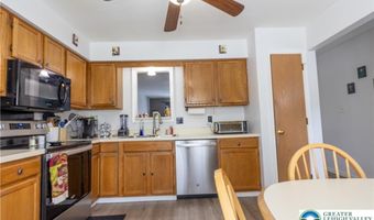 257 Ridgeview Dr, Alburtis, PA 18011