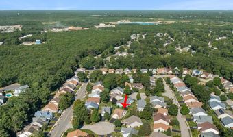11 Nautical Ct, Bayville, NJ 08721